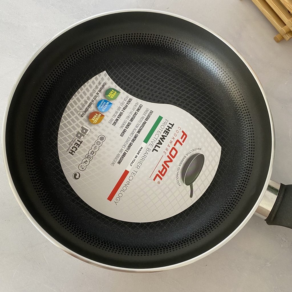 The Wall Poele 24Cm Silver