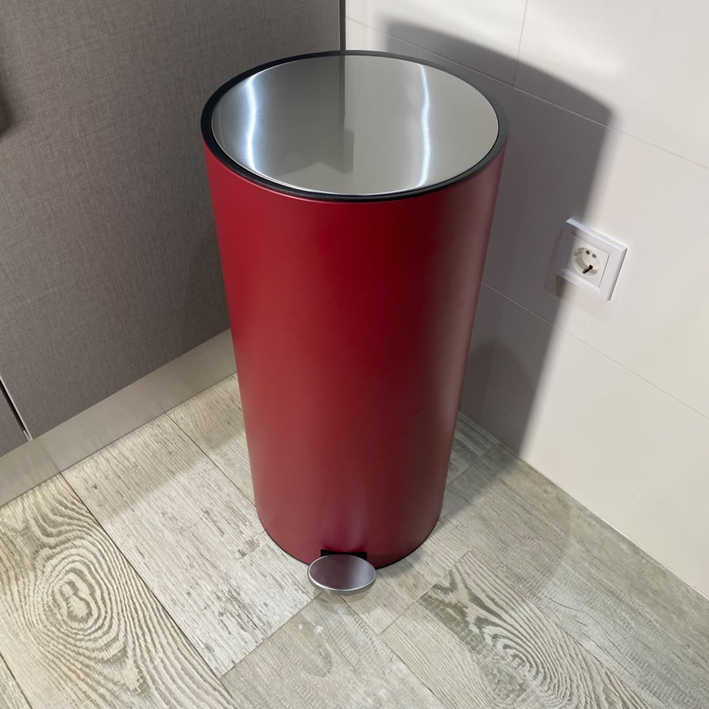 Poubelle à pédale Jobs30 L à fermeture douce – rouge mat