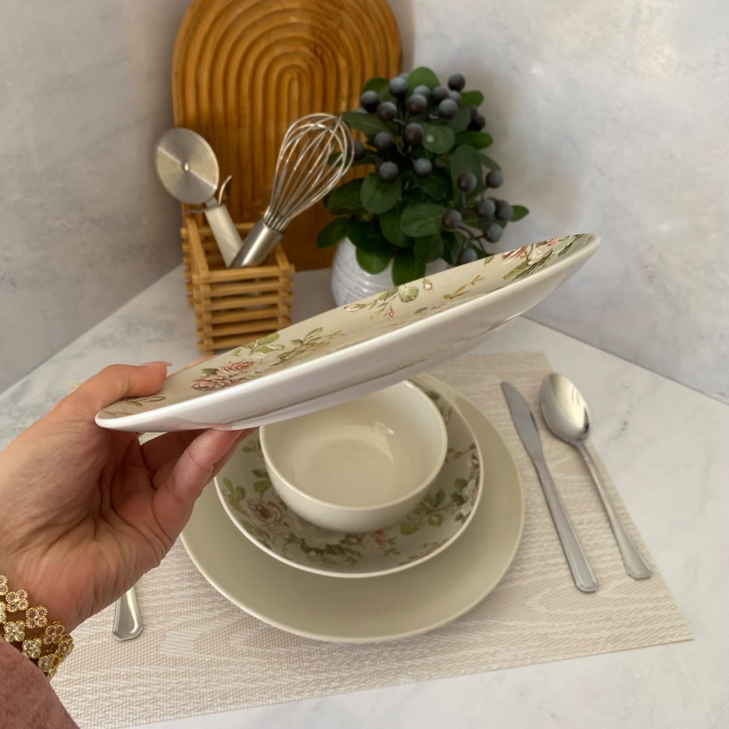 Service A Table 24 Pieces Vintage