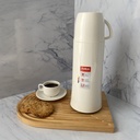 زجاجة بيضاء معزولة 0.75 لتر